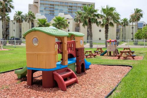 Perfect condo room for everyone! Beachfront resort Pet Friendly - image 12