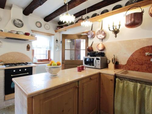 virtuve, Beautiful holiday home in Chies d'Alpago with garden in Chies d'Alpago