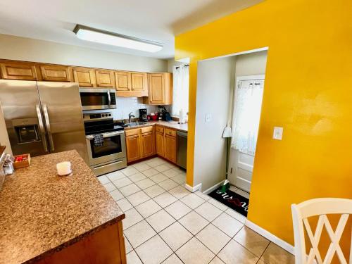 Private Queen Bdrm Suite 1 Near Downtown in Cincinnati, USA