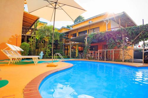 Exterior view, Hotel Boutique La Casa de las Flores in Cahuita