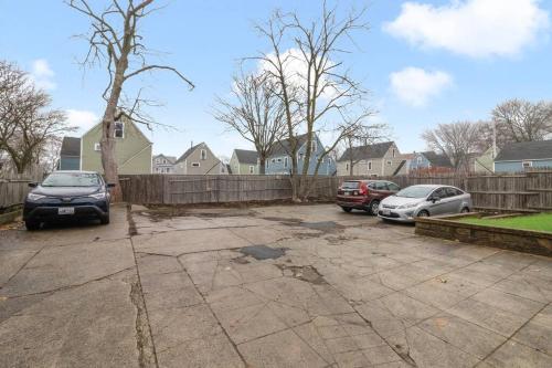Homey & Spacious 4 Bedroom Unit Near Brown in Providence, USA