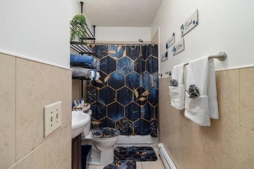 Homey & Spacious 4 Bedroom Unit Near Brown in Providence, USA