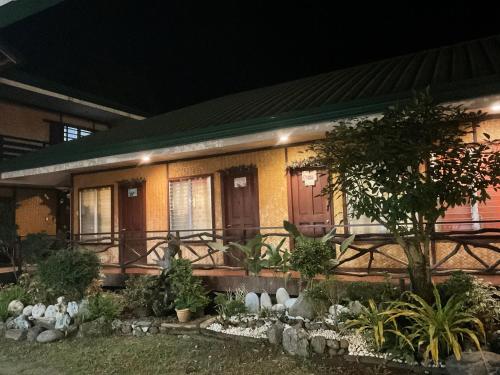 Pinaluyan Guest House