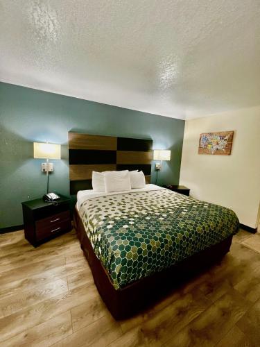 Econo Lodge Inn & Suites Downtown San Antonio Riverwalk Area