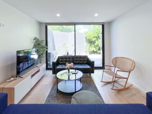 Pride Bentleigh Apartment with Private Garden