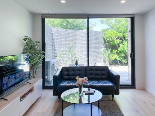 Pride Bentleigh Apartment with Private Garden