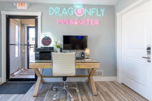 Dragonfly Inn & Suites