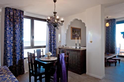 King Suite with Sea View