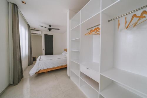 Sundar Villas Estate: Tropical 3BR Villa in Great Location - image 5