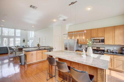 Downtown Houston Townhome with City Views! in Houston, USA