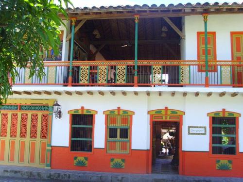 Casa Guayaquil en el Parque Principal Cauca Viejo