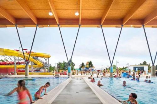 Parque aquático, Brand New 2 Bedroom Suite in Langley Twp - Play Area, Patio & Mini Golf in Aldergrove (BC)