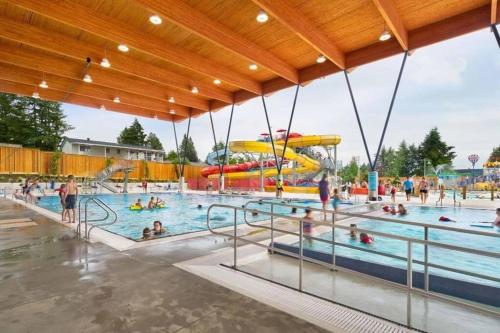 Parque aquático, Brand New 2 Bedroom Suite in Langley Twp - Play Area, Patio & Mini Golf in Aldergrove (BC)