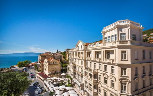Hotel Bellevue - by Liburnia Hotels & Villas - Hôtel - Opatija