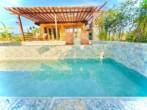 Rancho Oco Pinewood Villa with Swimming Pool in Nasugbu