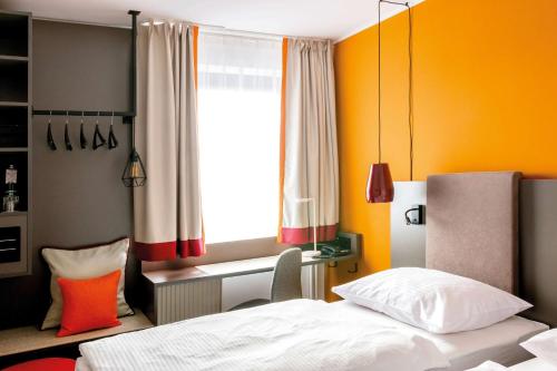room detail thumbnail 1
