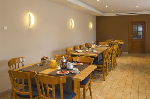 Restaurant, Gasthof zum Kreuz in Neuenburg am Rhein