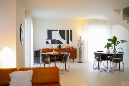 Deluxe King Room room in Parisina Design Rooms