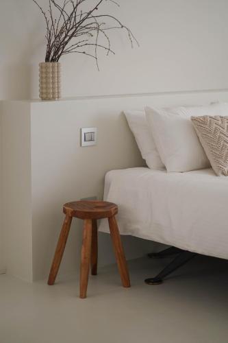 Superior King Room image 10