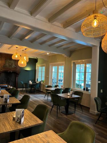 Ресторан, Hotel De Barones in Далфсен