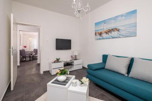 Sky Way Apartments 4