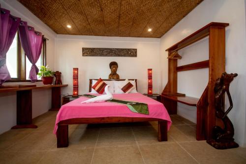 Casa de Arte Room Type - Deluxe Family Room