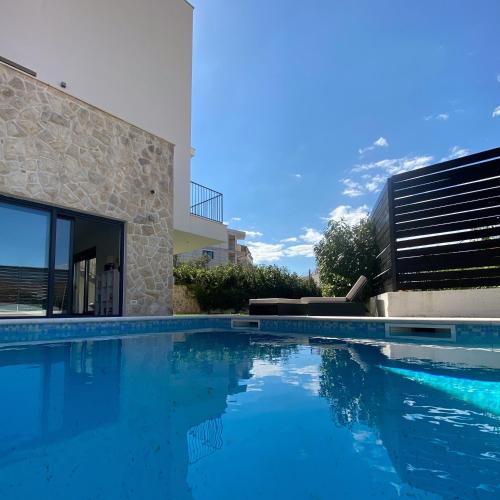 Villa Salt - 10 people, heated pool, Trogir, near beach & Split airport