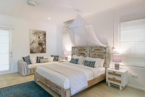Driftwood Villa 2 - 3 Luxury Bedroom with 2 Private pool and Ocean View