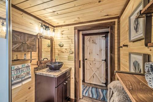 Somerset Cabin, Close to Lake Access!