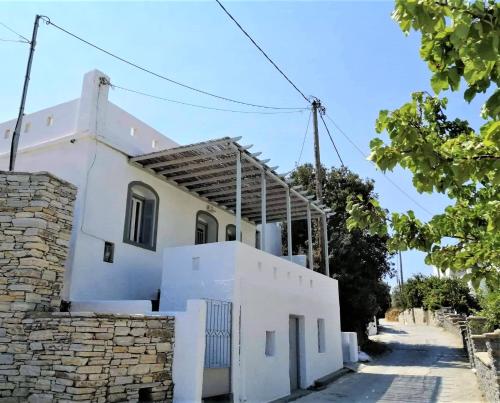 Traditional house in the heart of Naxos in Chalkio