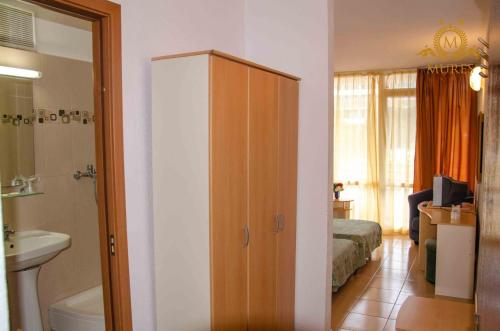 1 double bed