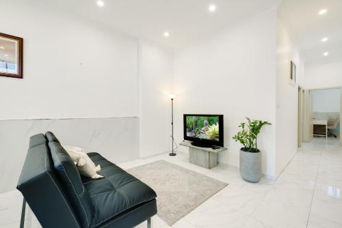Luxe 3BR Townhouse in the heart of Little Saigon in Western Sydney