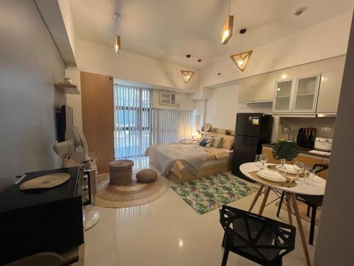 Cozy Studio Viceroy Residences McKinley Hill Bgc, Manila