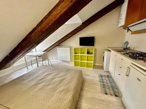 Piccolo loft sui tetti di Torino, Turín (fotografie 3)