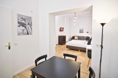 Studio Plus, Schönhauser Allee 5, Berlin - Mitte image 10