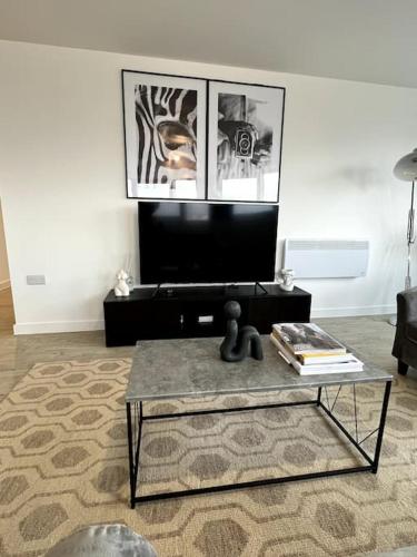 Luxurious City View Apartment in Salford, Manchester