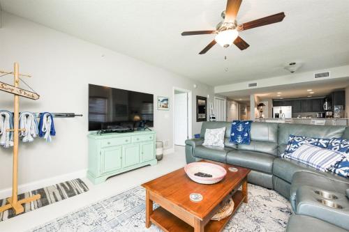 Unit 102 Aruba - 3 Bedroom Ocean Front in Daytona Beach, USA