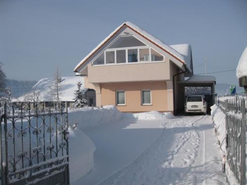 One-Bedroom Apartment (4-5 Adults)