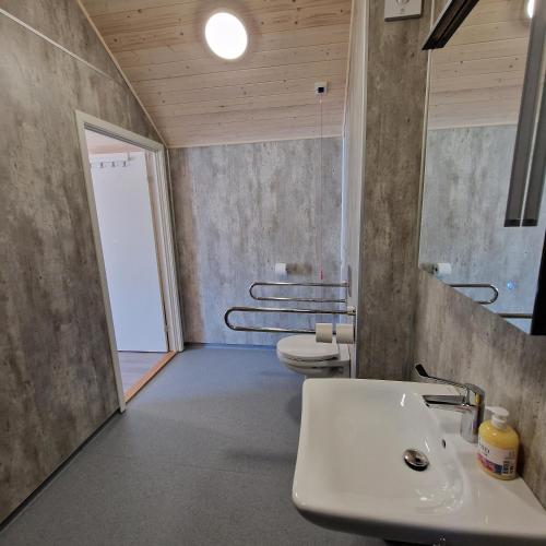 Bathroom, Lofoten Basecamp in Leknes