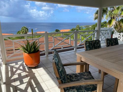 Vistas, Villa Happy View in Willibrordus