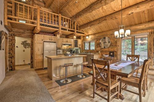 Cozy Breckenridge Cabin with Deck, 8 Mi to Gondola in Breckenridge, USA