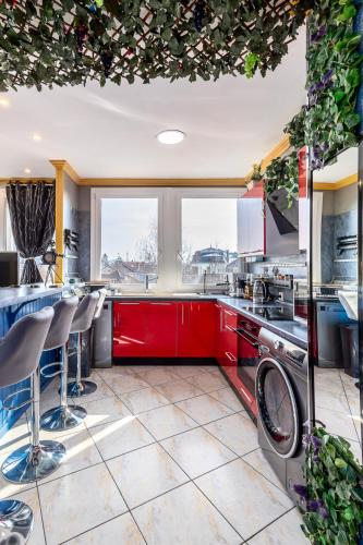 кухня, ArtistMemory Appartement in Корбей-Ессон