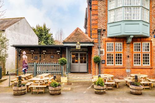 Innkeeper's Lodge Woking - image 14