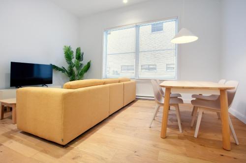 Loft with one queen-bed and bunkbeds - SF103 room in Les Lofts St-François - Par Les Lofts Vieux-Quebec