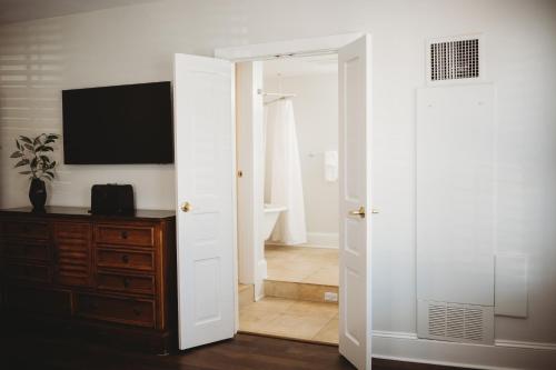The Jefferson Inn Downtown Southern Pines – Southern Pines, NC
