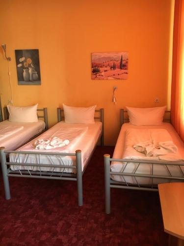 Hotel Pension Streuhof Berlin - image 12