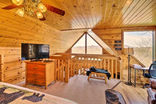 Scenic Sevierville Cabin Hot Tub, Panoramic Views