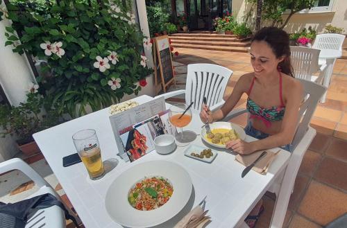 Hotel Mireia - image 10