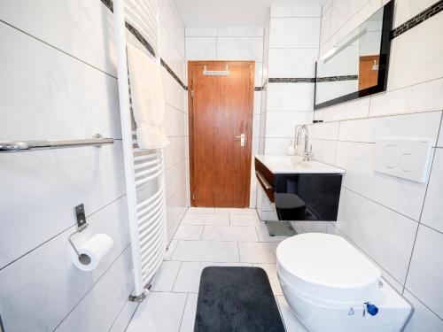 110qm Wohnung mit Garten, Grill, Kamin, Parkplatz & Kingsize Betten, Dortmund (fotografie 11)