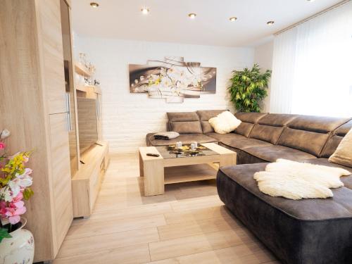 TRUTH für 5 - King Size Betten, Kamin, Garten, XXL Couch, Smart-TV (TRUTH fur 5 - King Size Betten, Kamin, Garten, XXL Couch, Smart-TV) near Dortmundi repülőtér